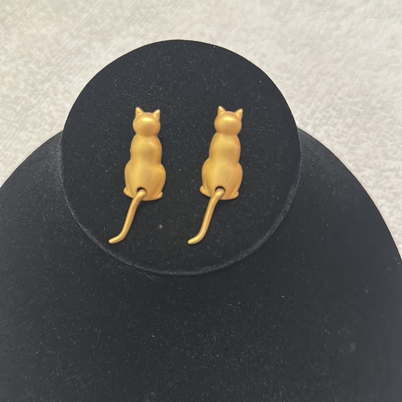 Cat Dancing Tail Earrings - Picture 3 of 5